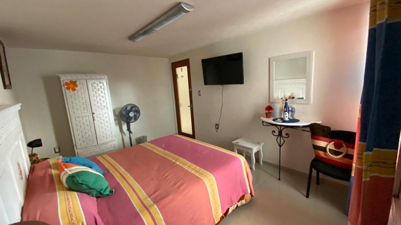 Casa Ana Celia Hotel Morelia Room photo